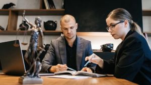 A coaching olyan fejlesztő és támogató folyamat, amelynek középpontjában az ügyfél saját működése, döntései, lehetőségei és felelőssége áll